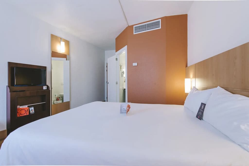 ibis Styles Madrid Maravillas - photo 14