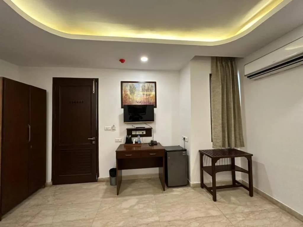Hotel The Imperio - photo 5