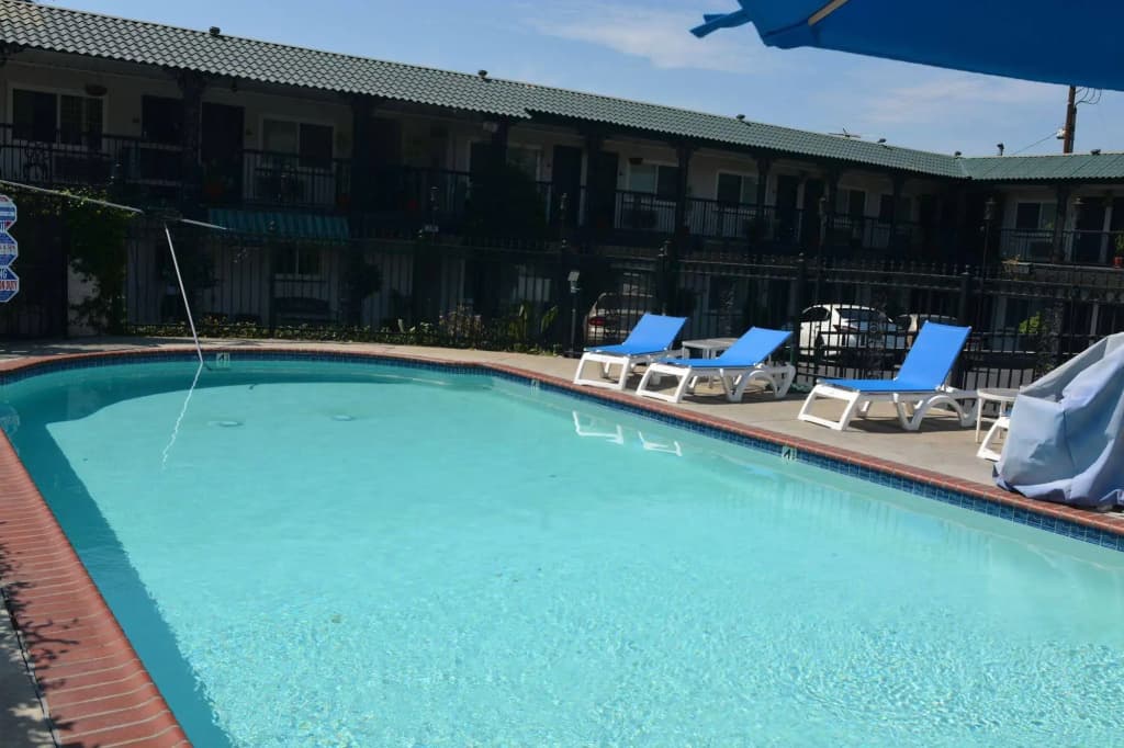 Welcome Inn on Colorado Blvd - photo 11