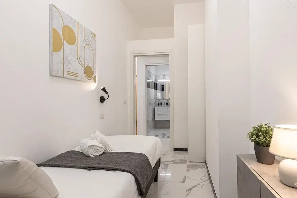 Rental in Rome Germanico Apartment - photo 2