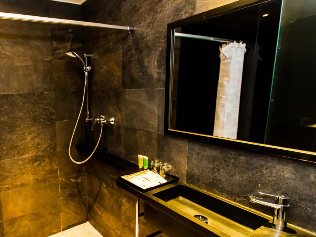 Noble Park Hotel - photo 9
