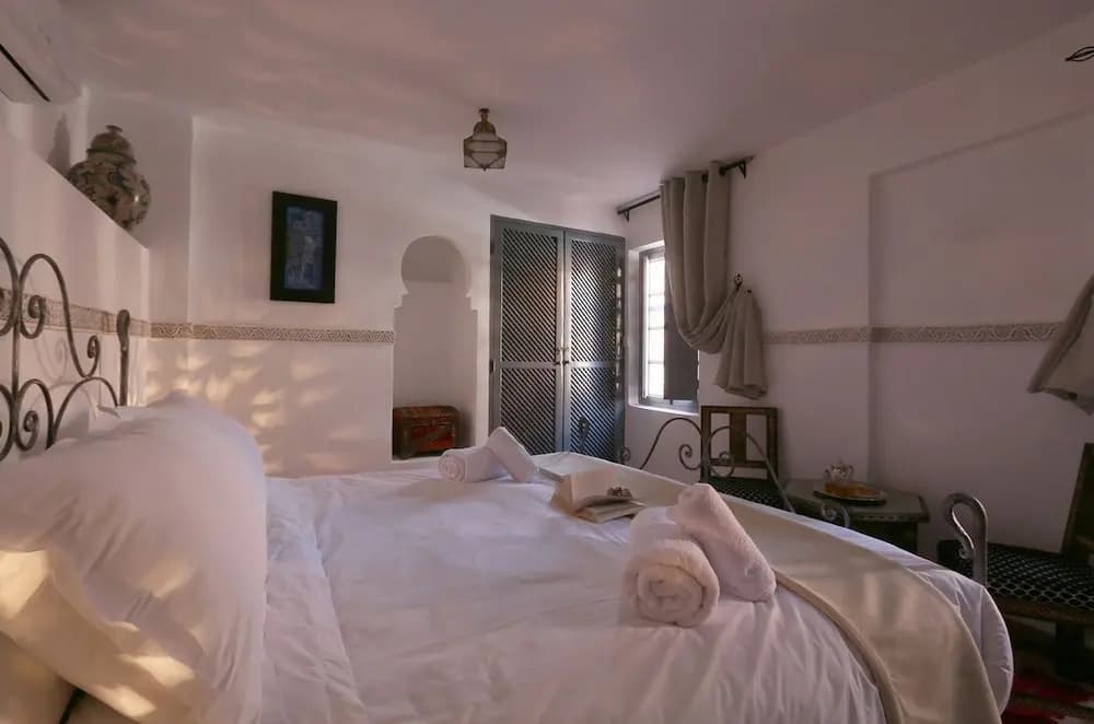 Palace Tinmel - Double Standard Room 2 - photo 5