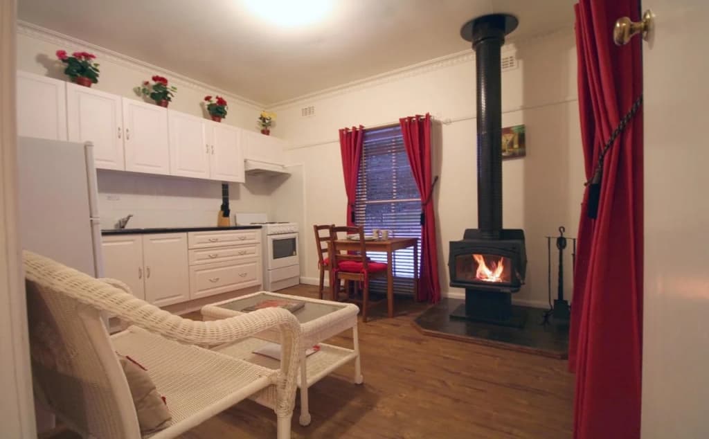 Tudor Cottages Mt Dandenong - main photo