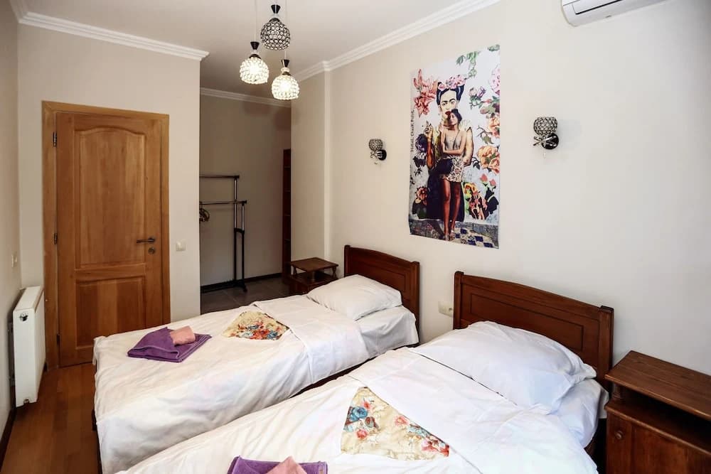 3 Bedroom Apartment near Vake Park - photo 2