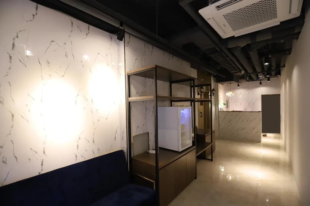 648 Hotel - photo 10
