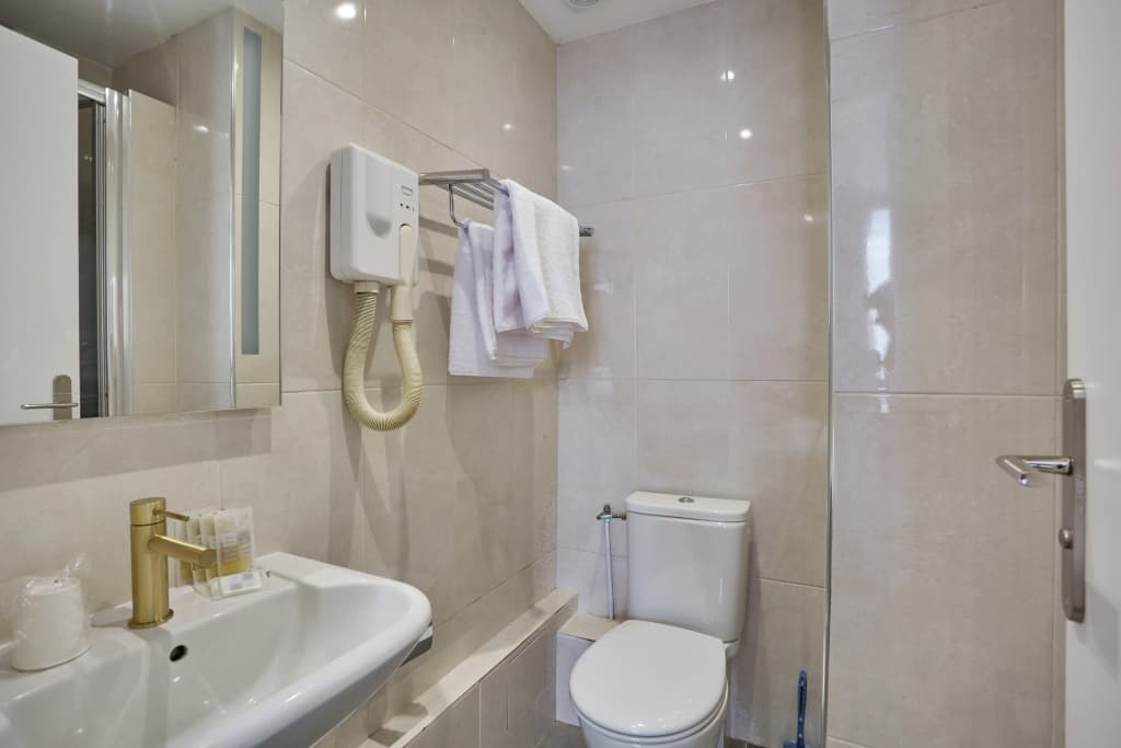 Merryl Hotel - photo 10