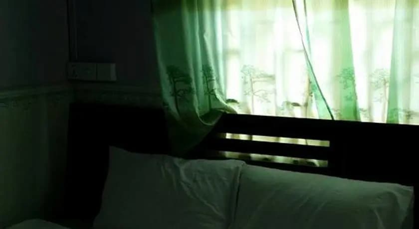 A Triple Five Restaurant Hotel - photo 4
