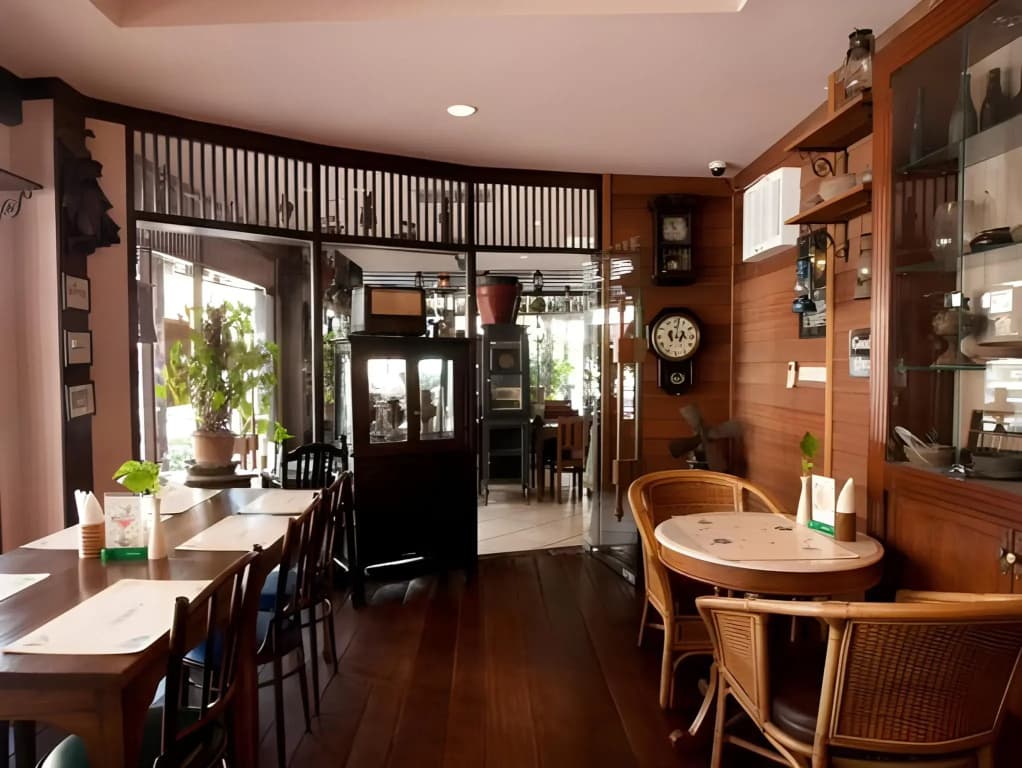 Cucumber Inn - photo 11