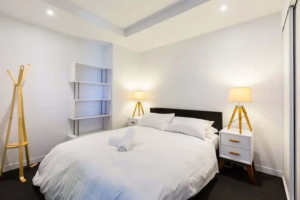 SANTERI, 2BDR Melbourne Apartment - photo 4
