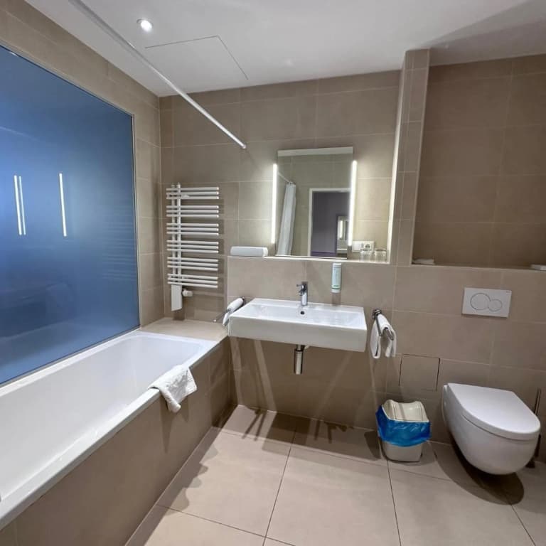 Hotel Caroline - photo 10