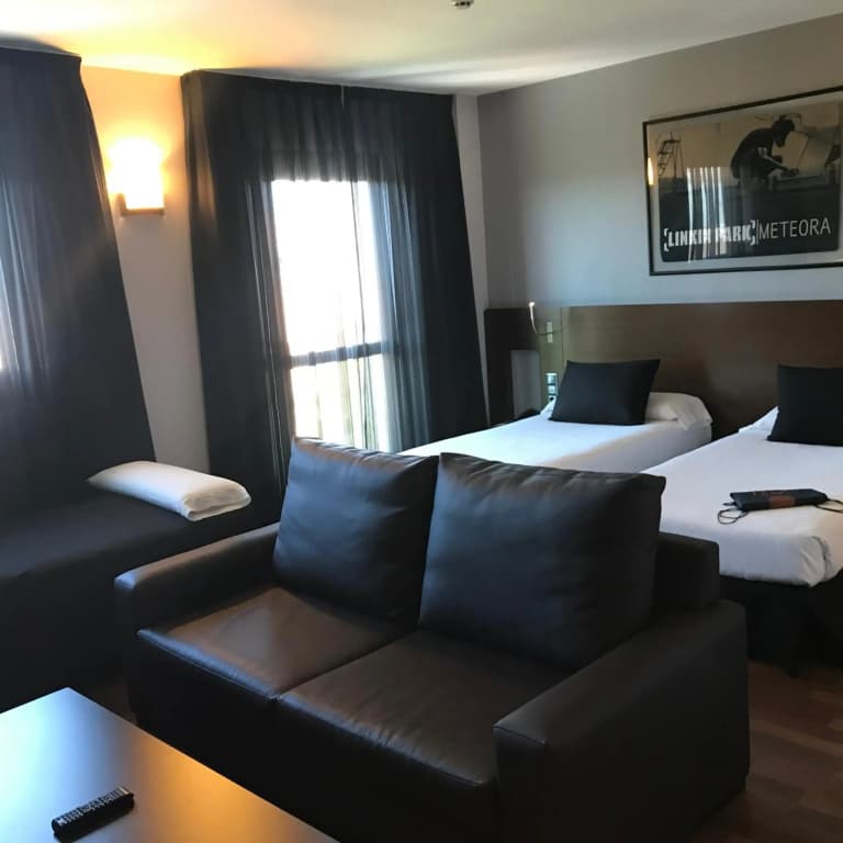 Hotel Tach Madrid Airport - photo 29