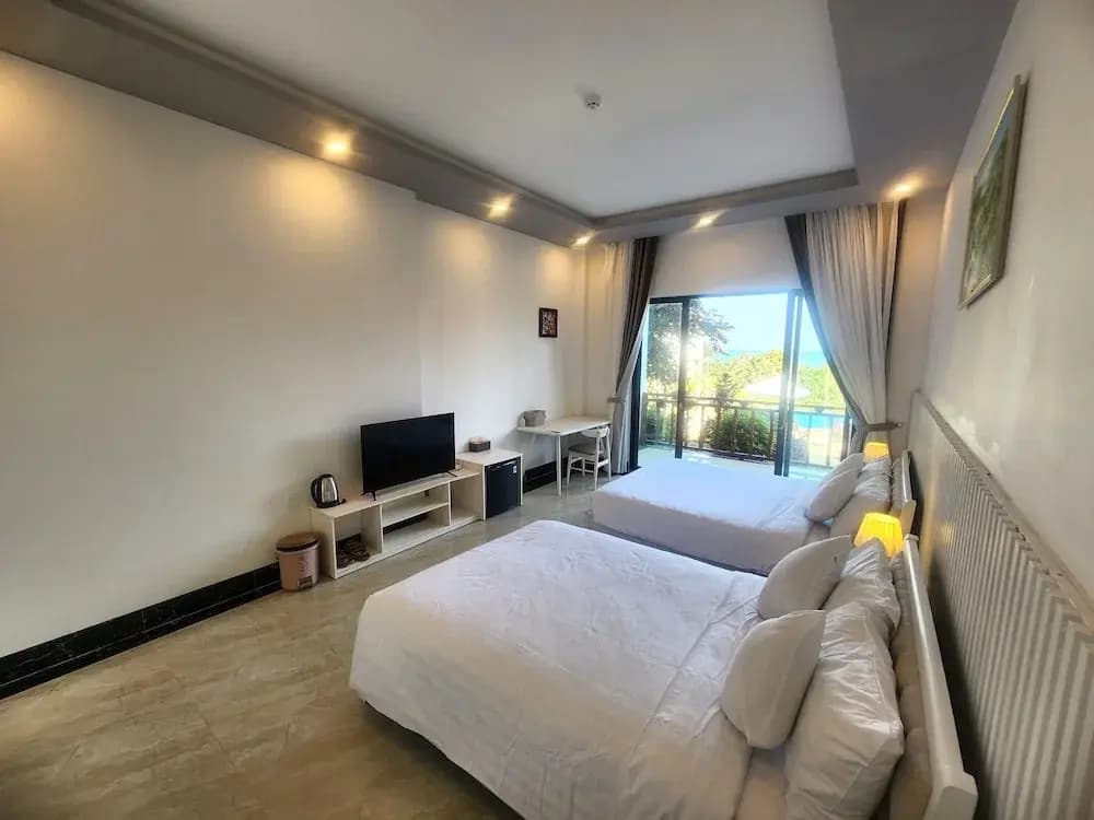 Sunny Shore Resort - photo 13