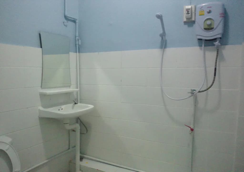 Nalin Guesthouse - photo 6