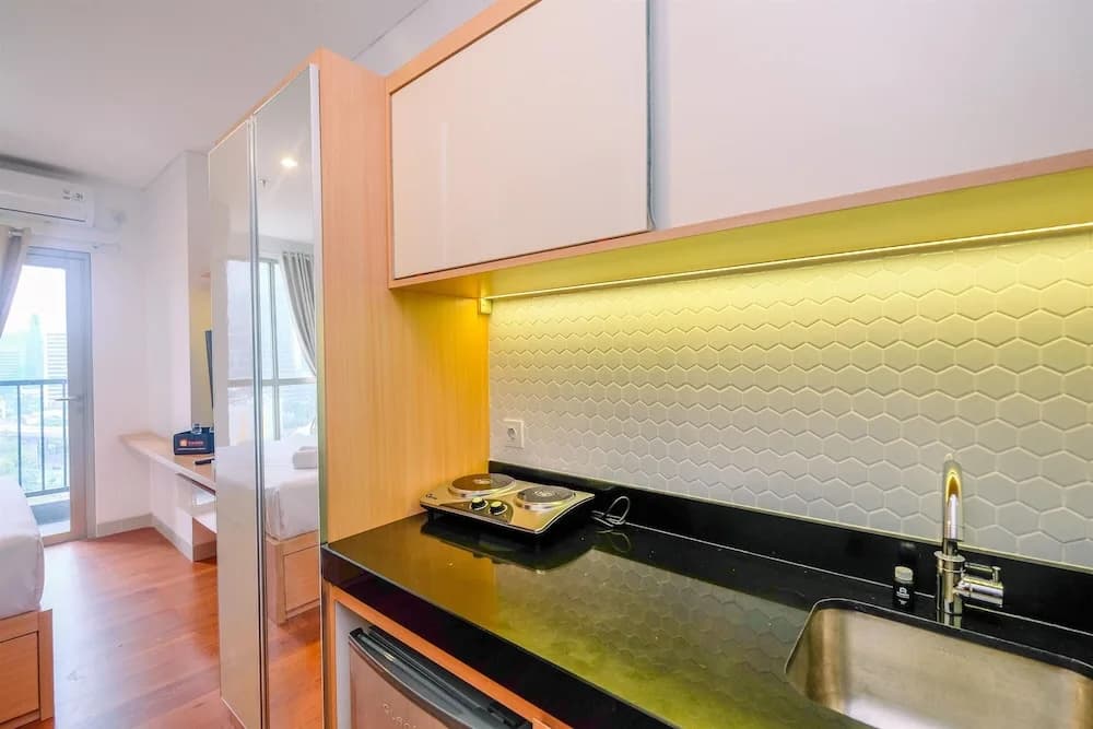 Nice and Elegant Studio at Ciputra World 2 Apartment - photo 3