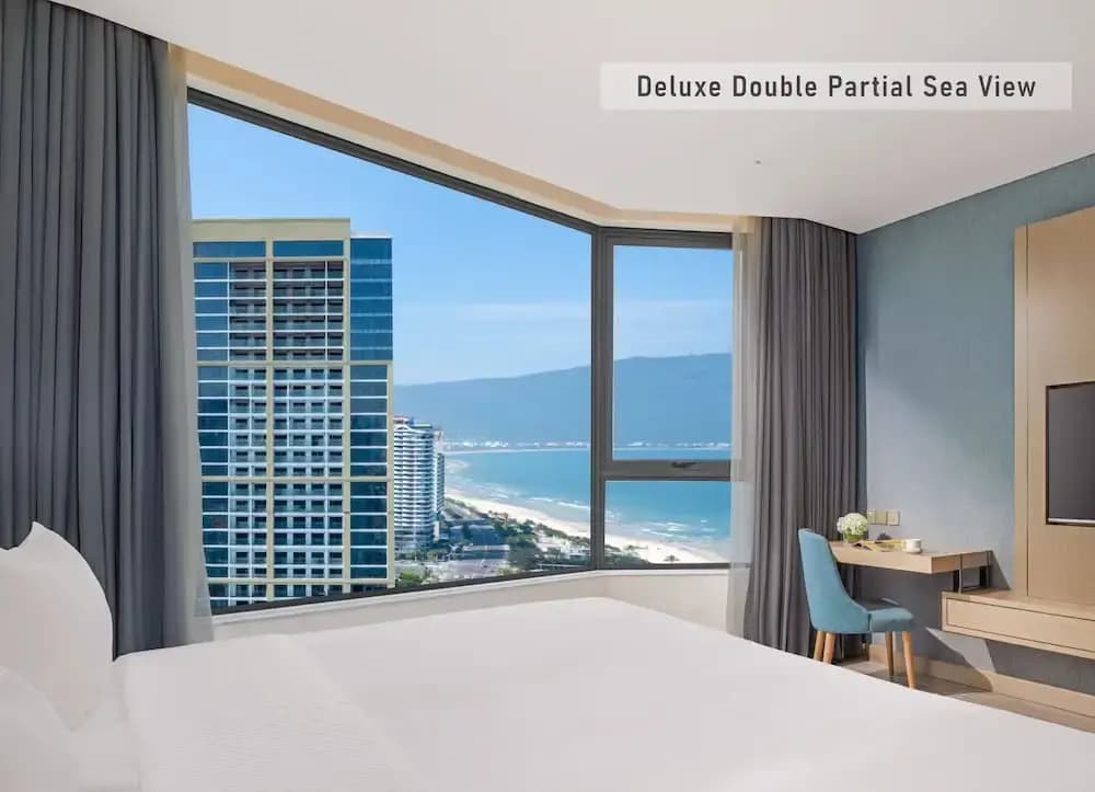 Awaken Danang Hotel - photo 3