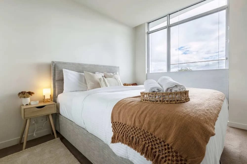 Stunning View 2-bed in Port Melbourne w/ Parking - photo 17