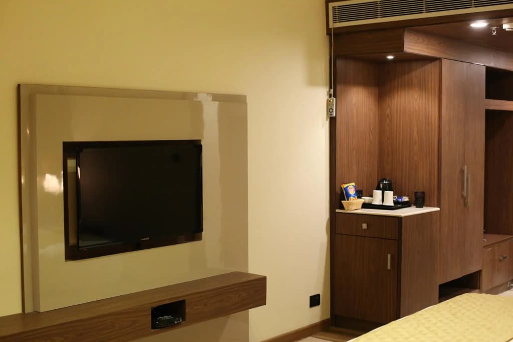 Udman Hotels and Resorts BY FERNS N PETALS - photo 5