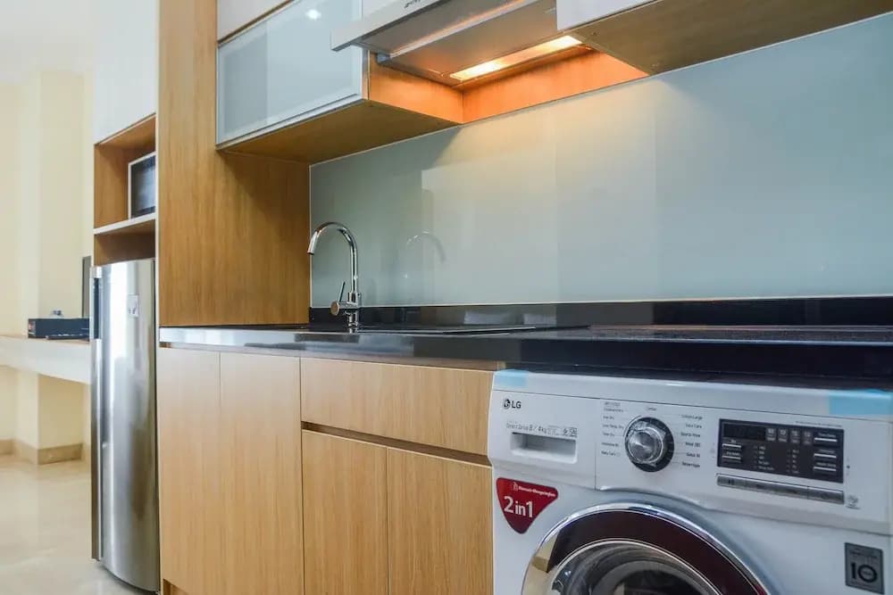 Minimalist and Comfy Studio at Menteng Park Apartment - photo 15
