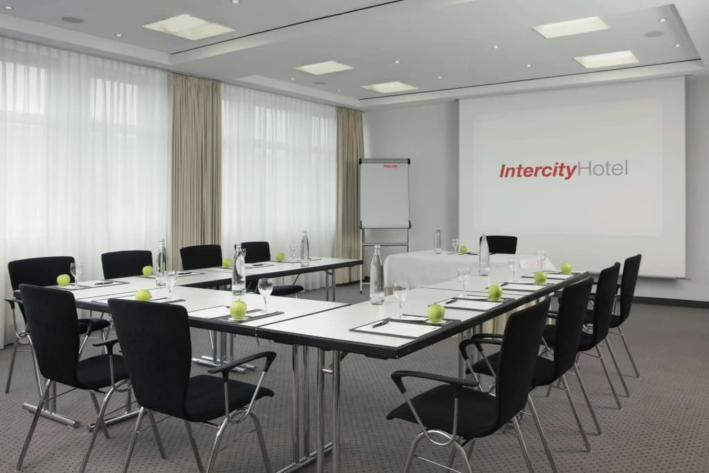 IntercityHotel Berlin Ostbahnhof - photo 11