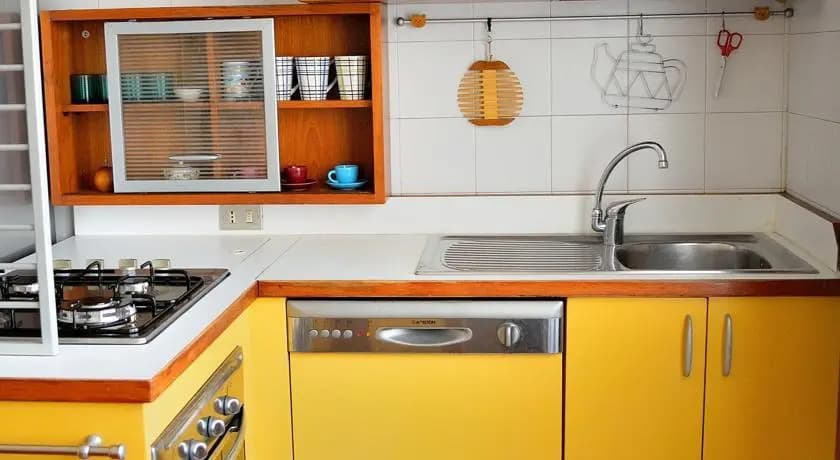 Italian Artist's Flat - photo 7