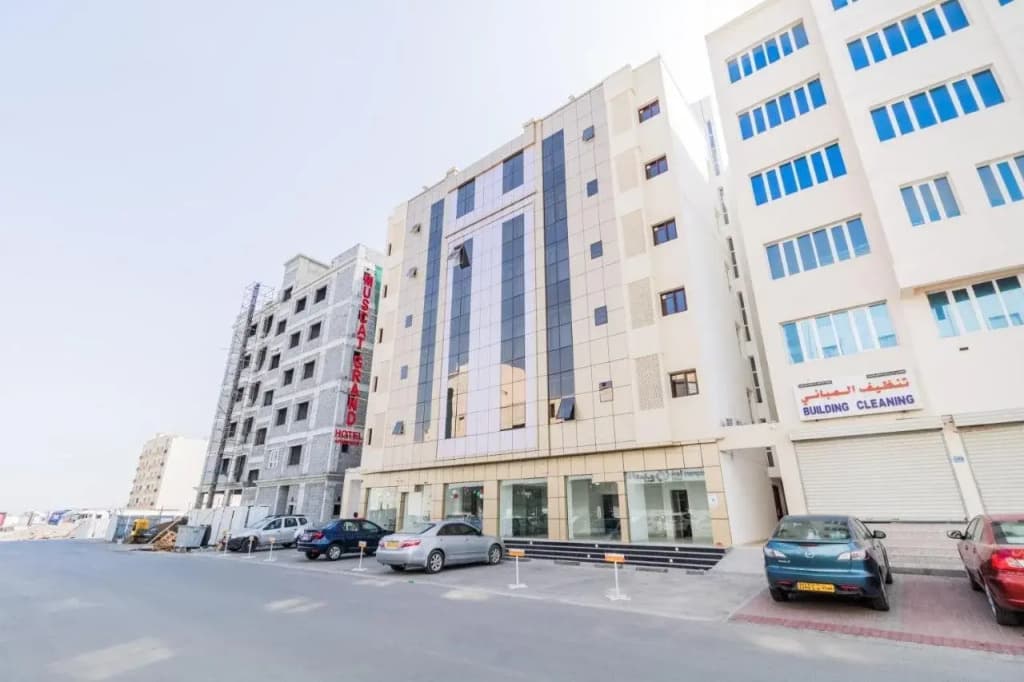 Super OYO 106 Muscat Grand Hotel Apartment - photo 1