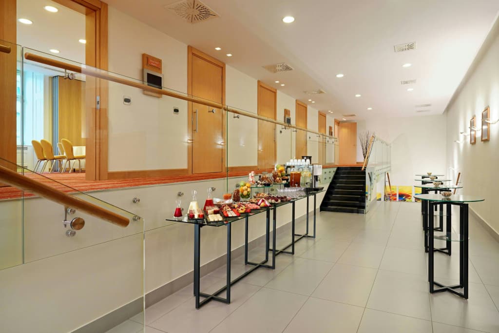 Courtyard by Marriott Budapest City Center - photo 26