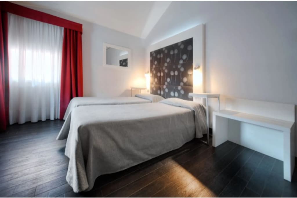 Hotel Aaron - photo 4
