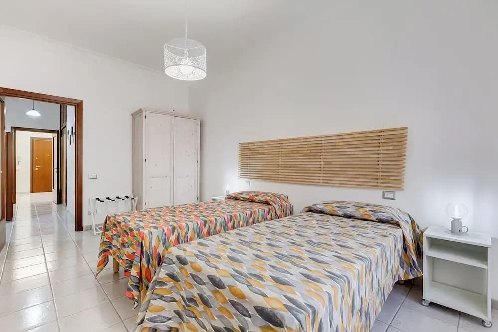 Cozy 2-Bedroom Flat with Balcony - photo 4