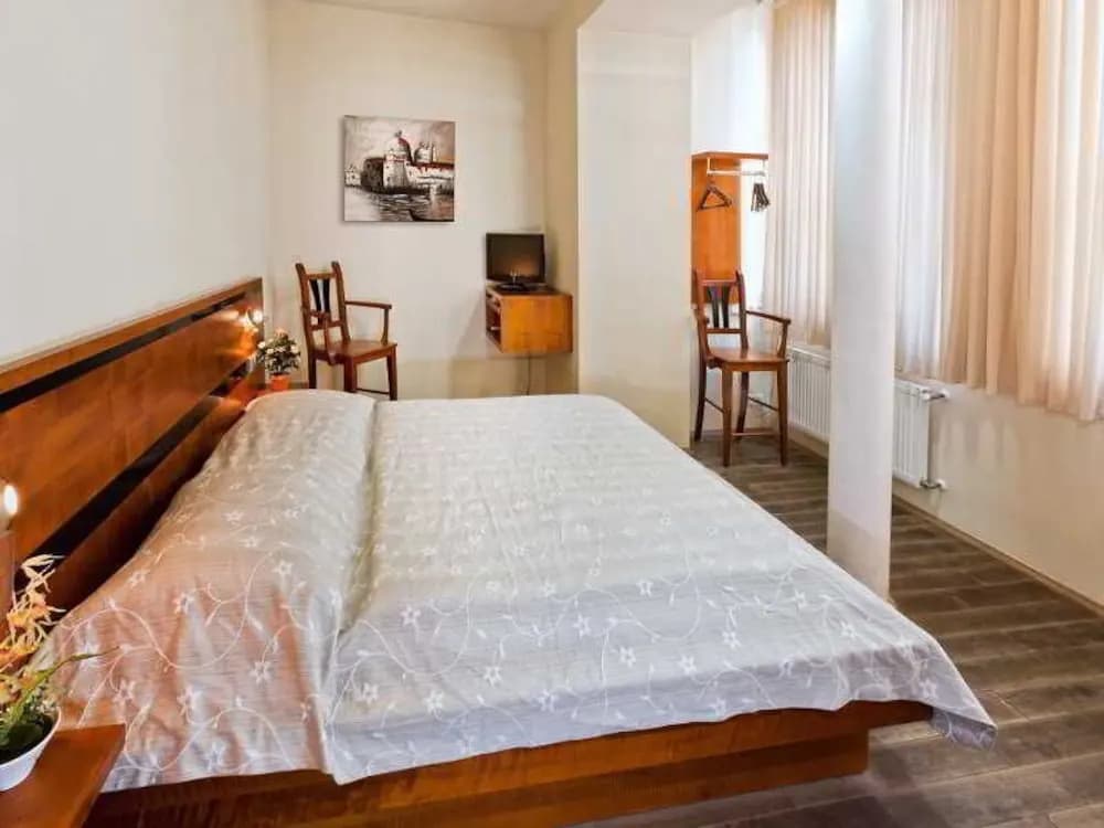 Venezia Old Town Hotel - photo 2