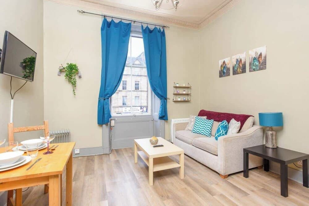 Leith Walk 1 Bedroom Apartment - photo 8