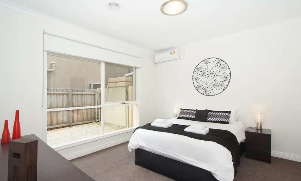 Smart Caulfield Townhouse - photo 2