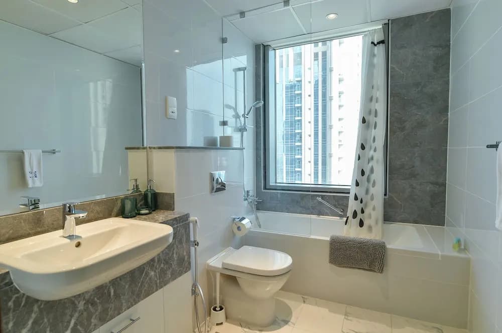 Dubai Canal View 1 BR Premium Apartment - AMN - photo 8
