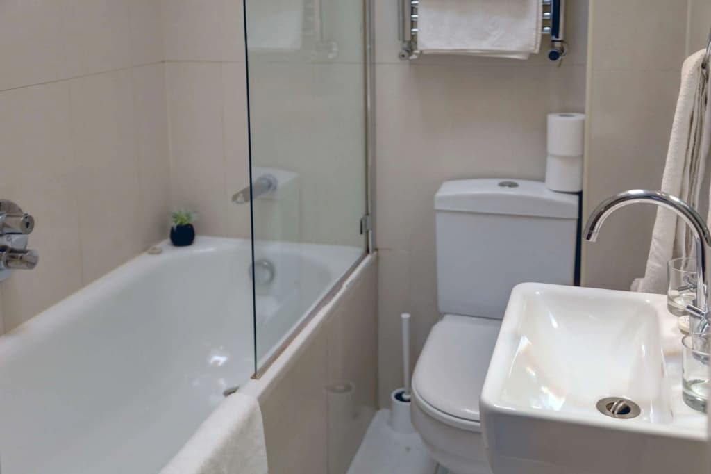 Queensway Hotel Sure Hotel Collection By Best Western - photo 10