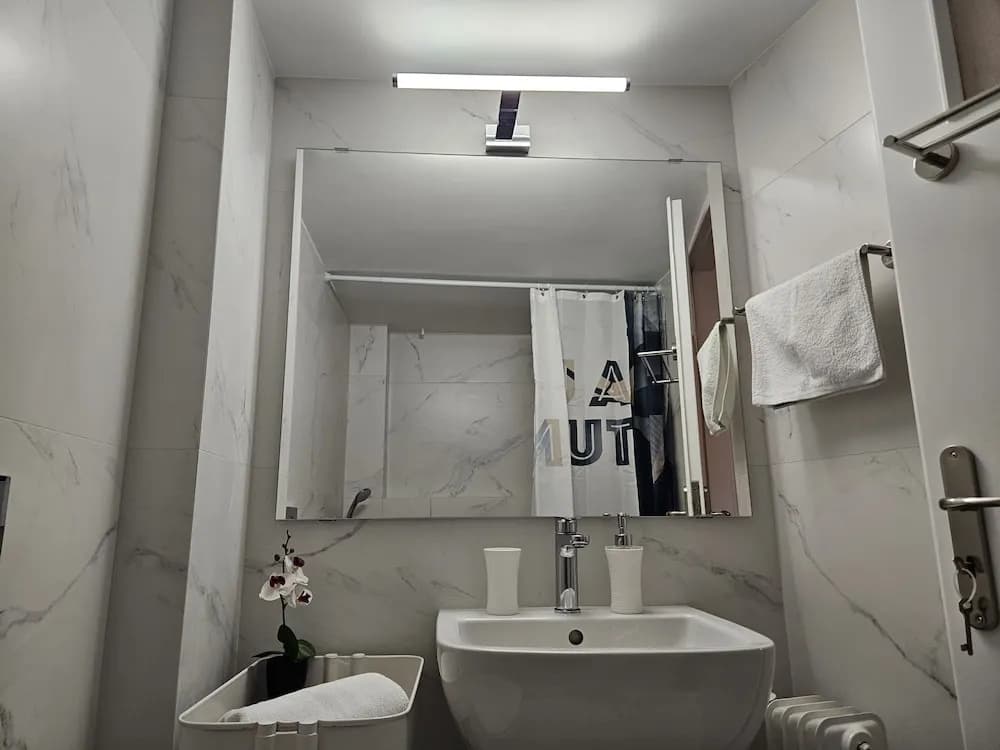 F23 - photo 7