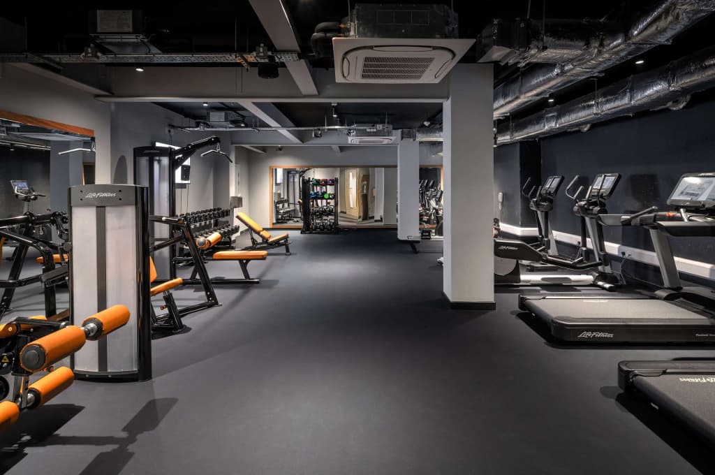 YOTEL Edinburgh - photo 14