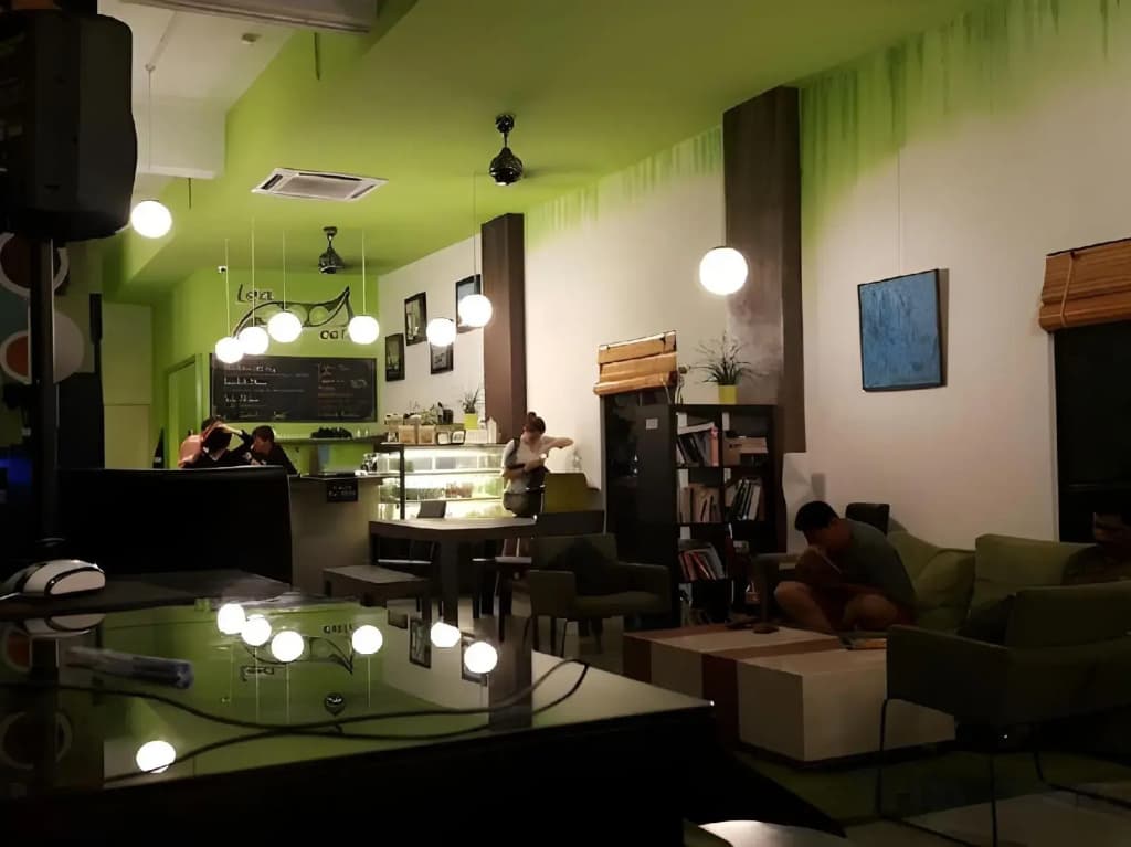 PODs The Backpackers Home & Cafe - photo 30