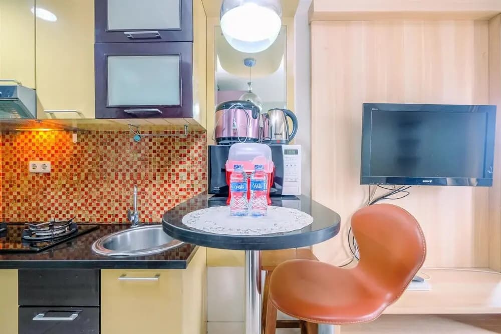 Spacious And Comfy Studio At Tamansari Sudirman Apartment - photo 5