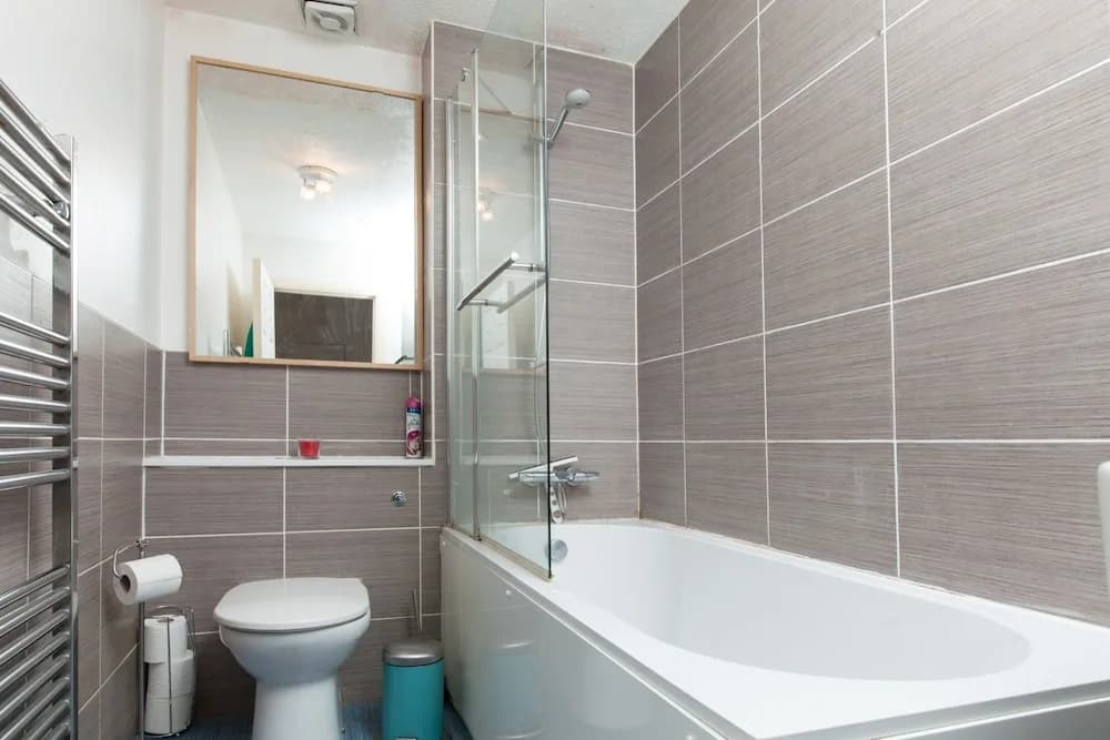 Ideal Fringe Base: Great Value + Free Parking! - photo 5