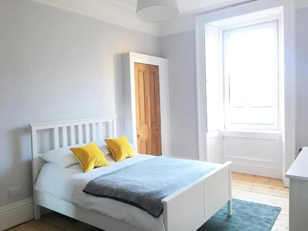 Historic Edinburgh 1890s Home Turned Relaxing Retreat - photo 2