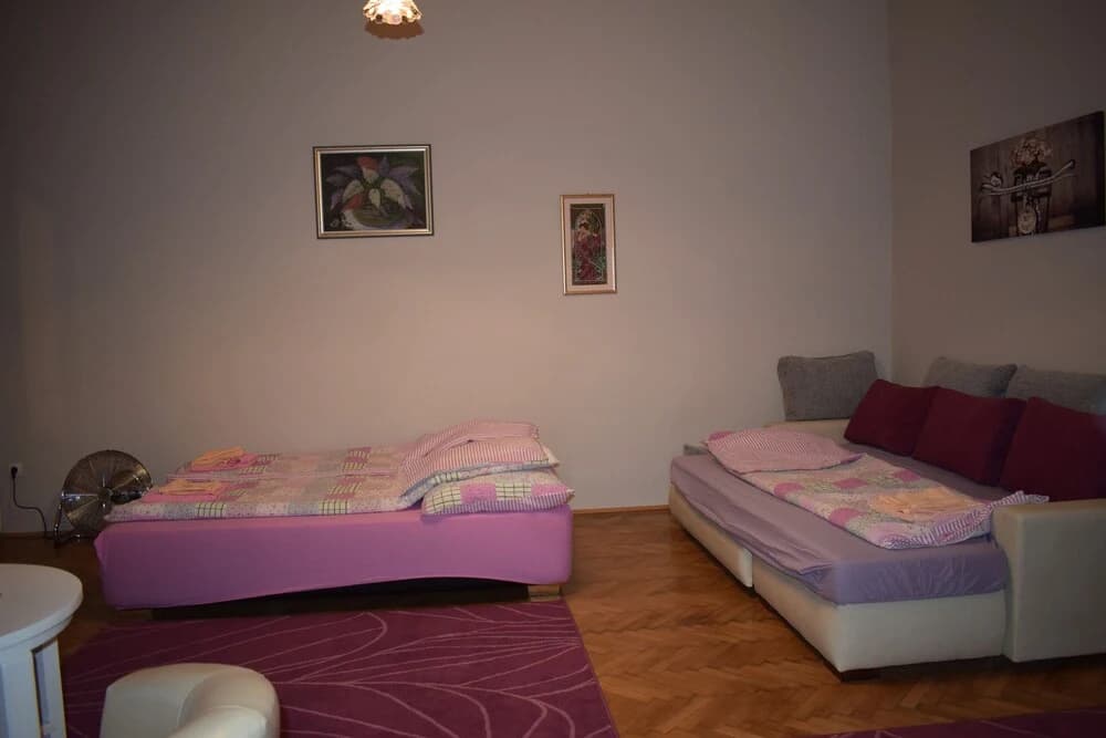 Orient Deluxe Apartments - photo 2