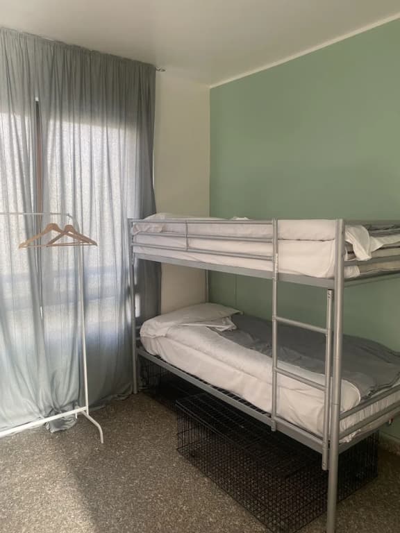MR Hostel - photo 2