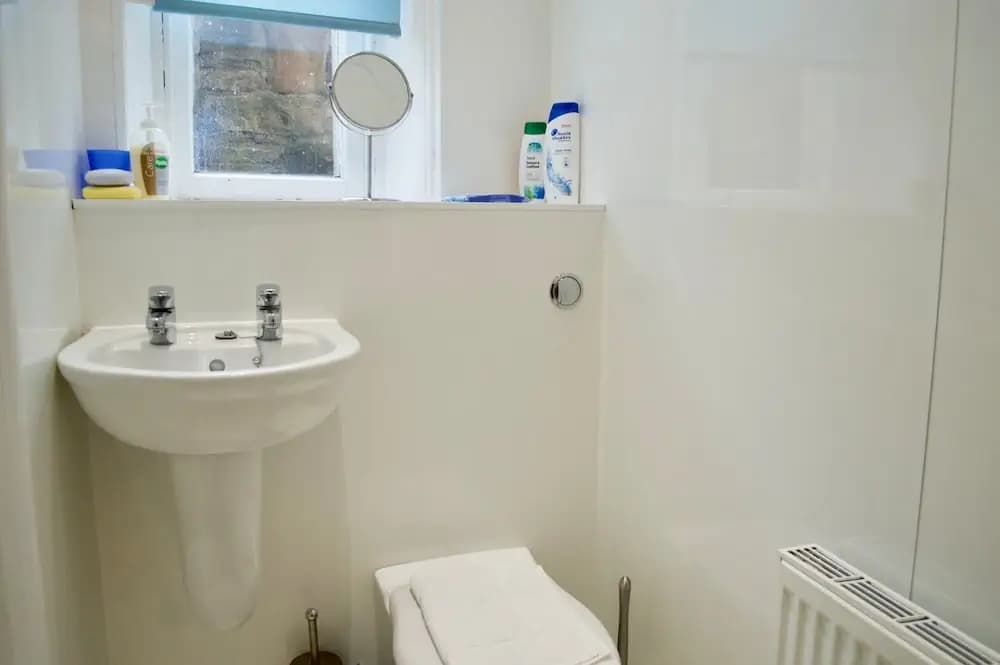 3 Bedroom Flat In Morningside - photo 8