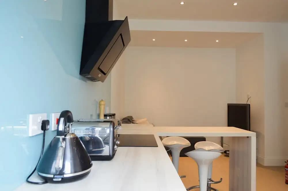 Modern 3 Bedroom Home in Morningside - photo 8