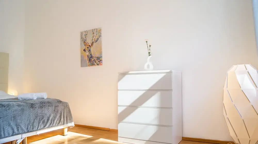 Shared Modern Apartment Schönbrunn - Budget Chic Room - photo 4