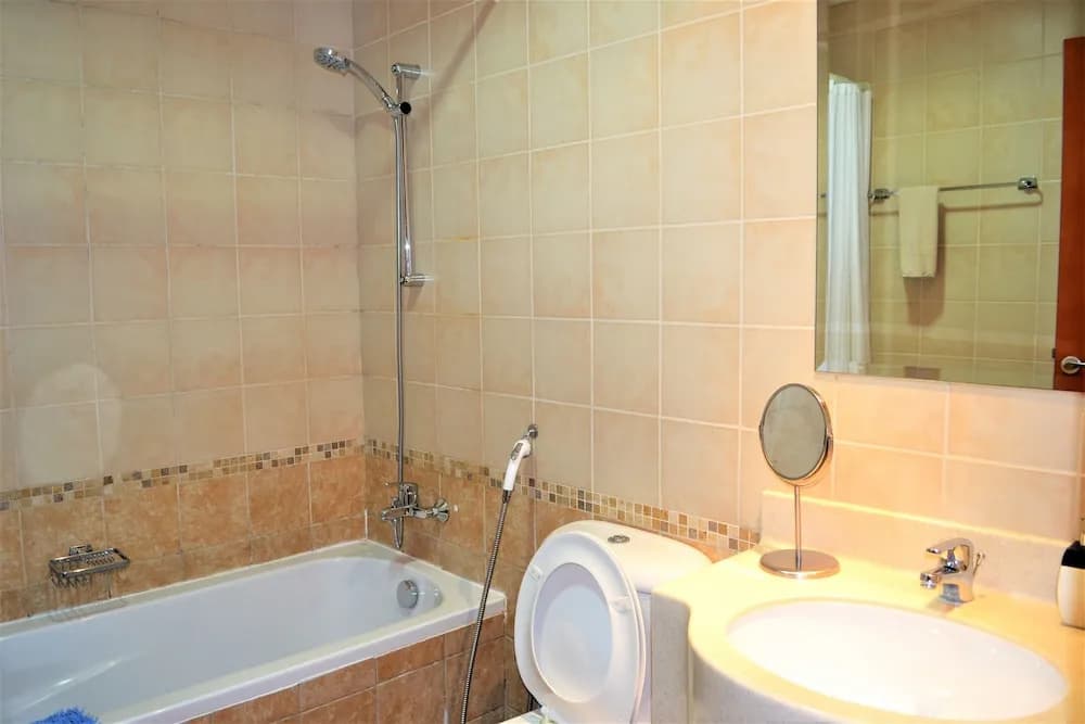Fully Furnished 1BR with Balcony & Marina View - MRVW - photo 6