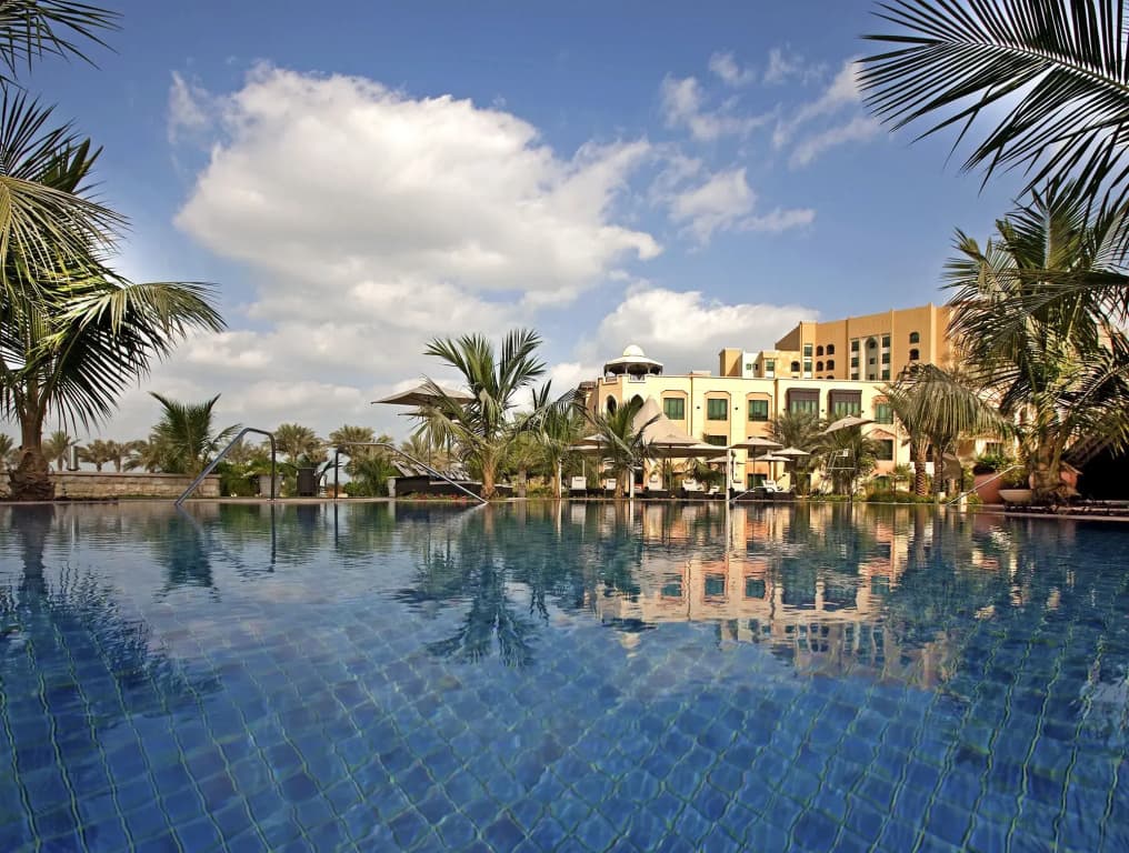 Shangri-La Hotel Apartments Qaryat Al Beri - photo 24