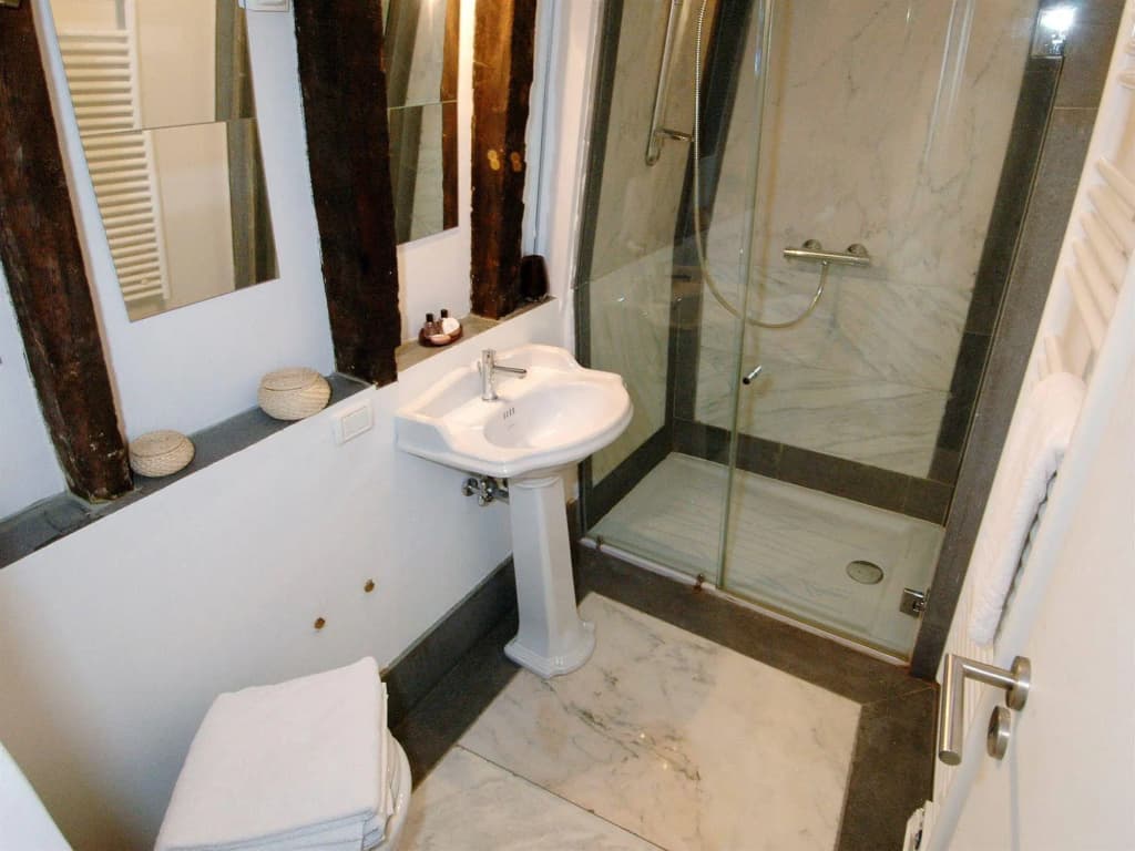 Gregoire Apartment - photo 7
