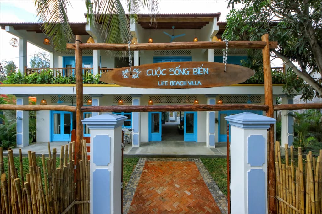 Life Beach Villa - main photo