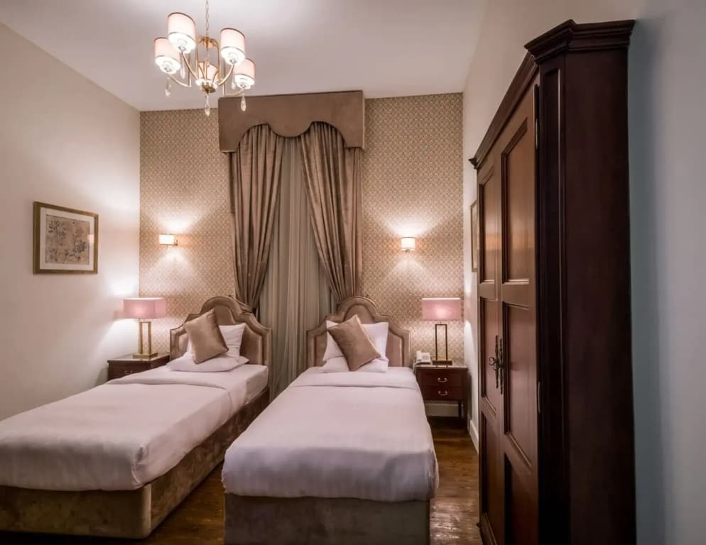 1920s Boutique Hotel and Restaurants - photo 3