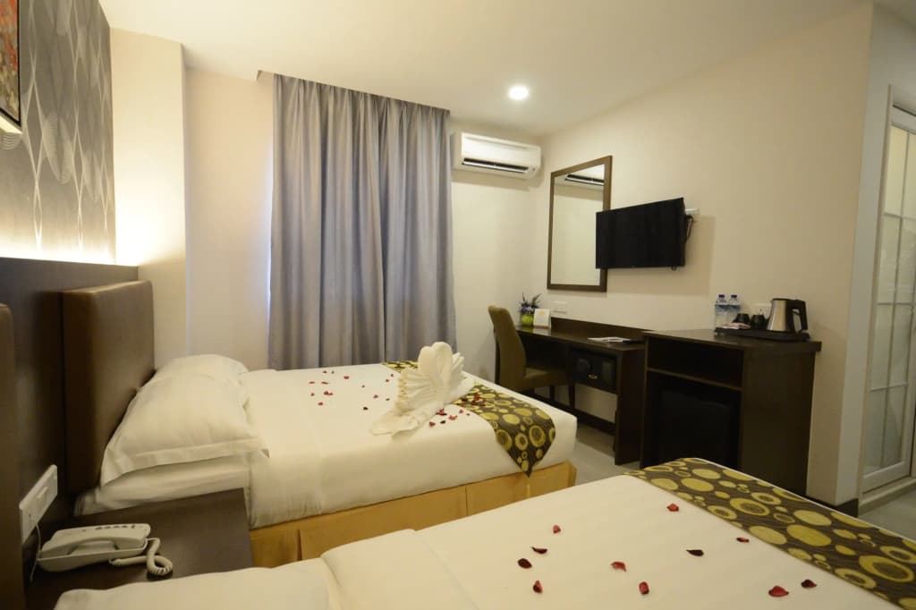 Sunrise Hotel - photo 7